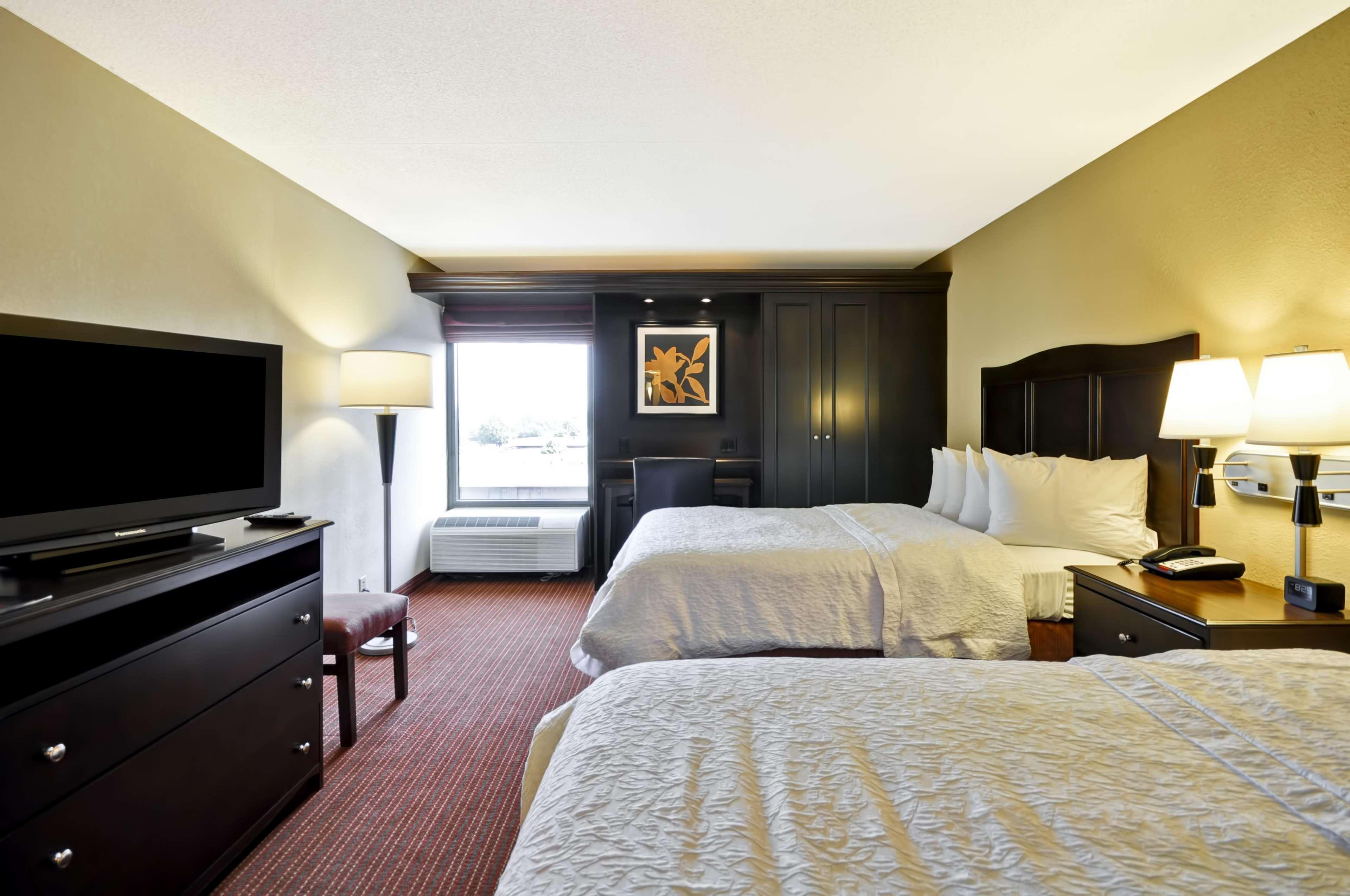 Hampton Inn Overland Park Exteriör bild