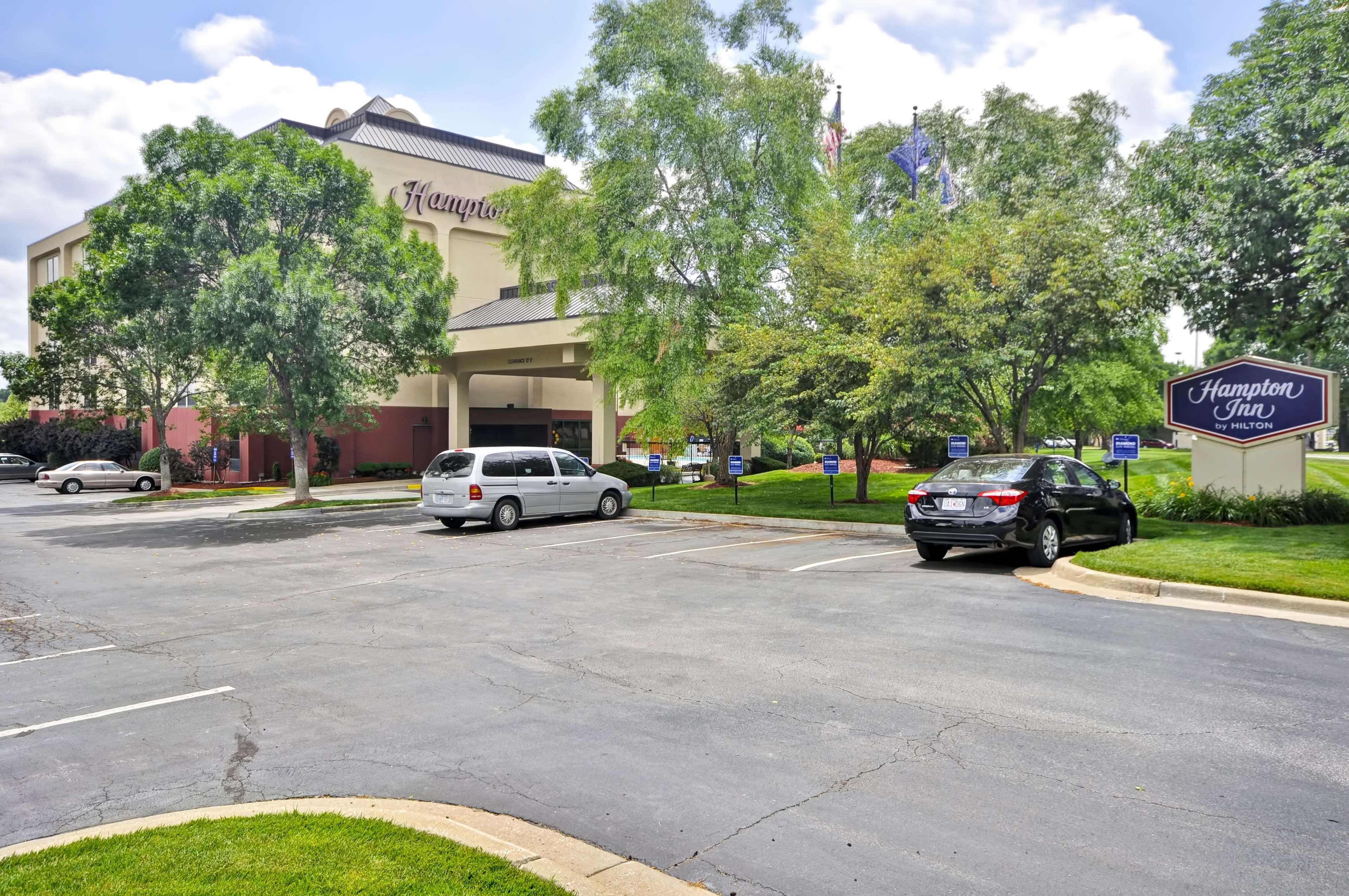 Hampton Inn Overland Park Exteriör bild