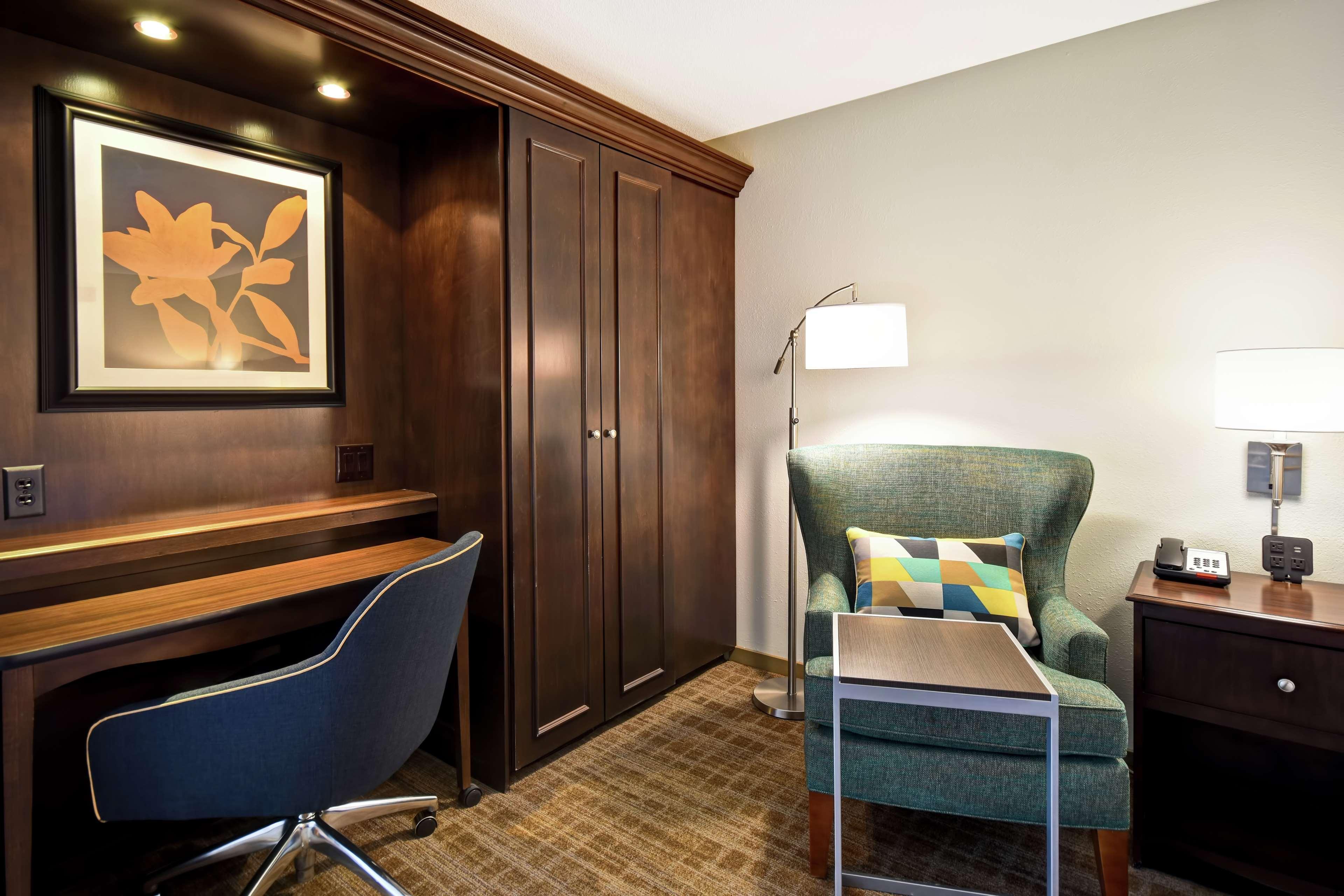 Hampton Inn Overland Park Exteriör bild