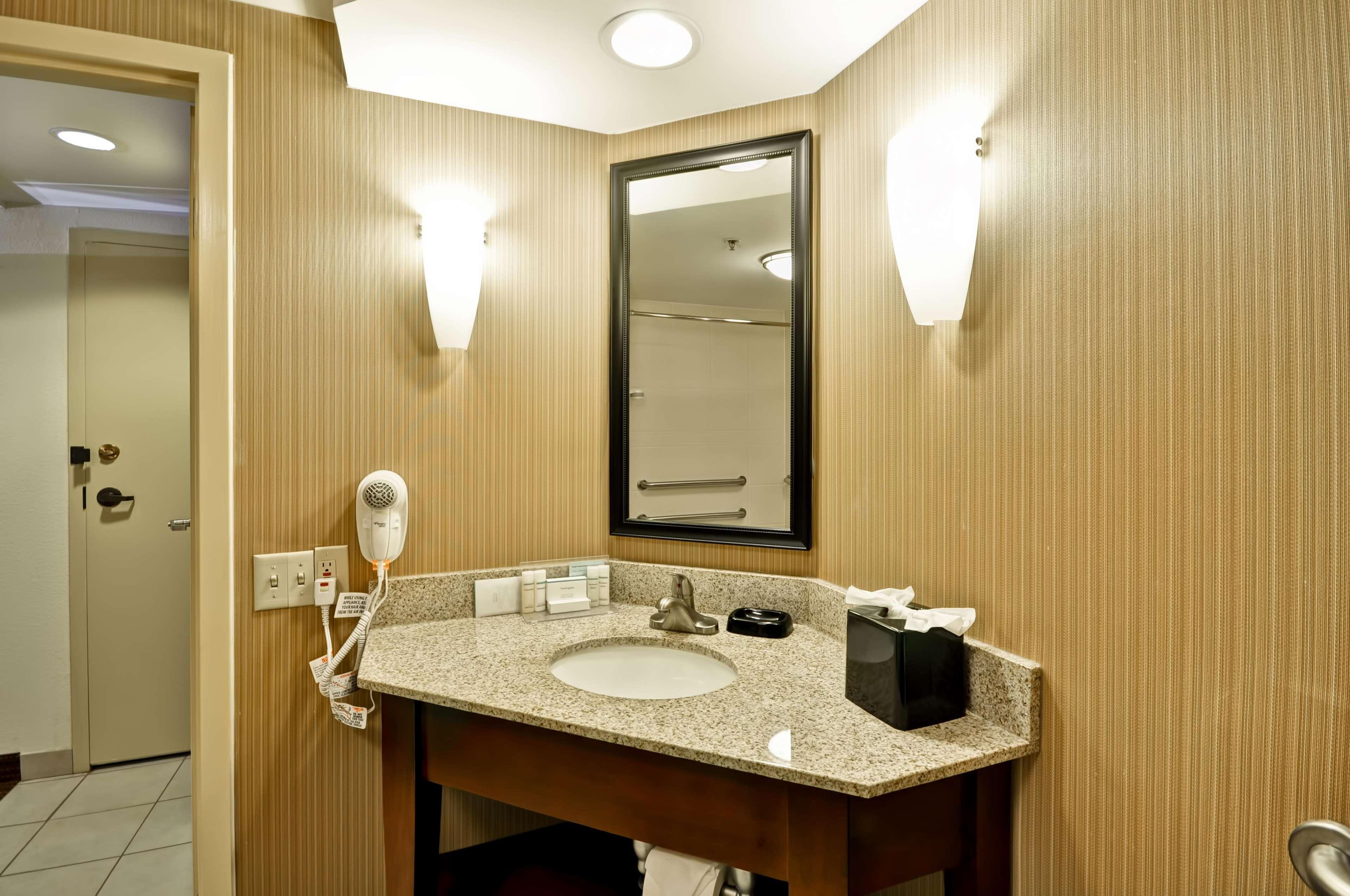 Hampton Inn Overland Park Exteriör bild